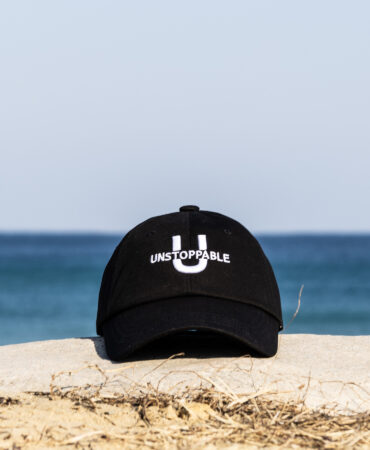 U 시그니처 로고 볼캡 블랙화이트 (U signature logo ballcap)