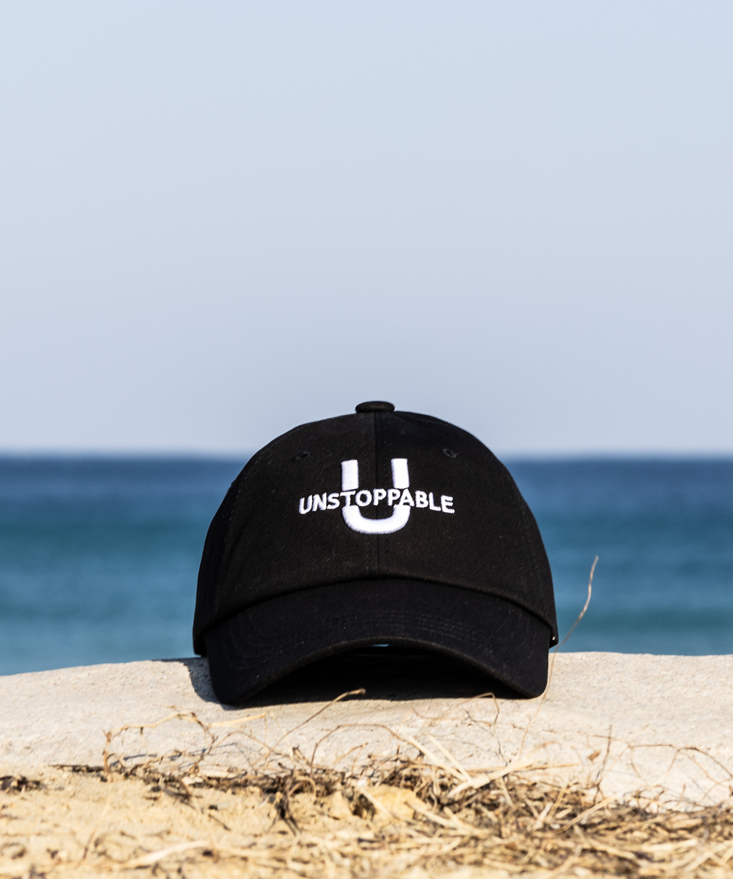 U 시그니처 로고 볼캡 블랙화이트 (U signature logo ballcap)