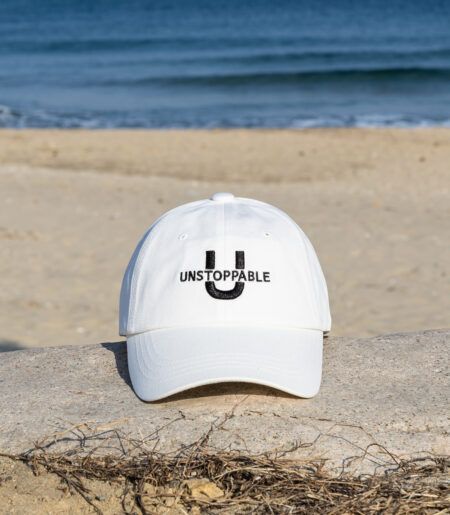 U 시그니처 로고 볼캡 화이트 (U signature logo ballcap)