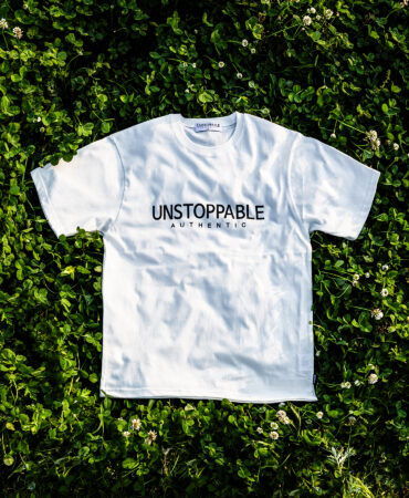 언스탑퍼블 어센틱 반팔티 화이트블랙 (UNSTOPPABLE authentic T-shirt)