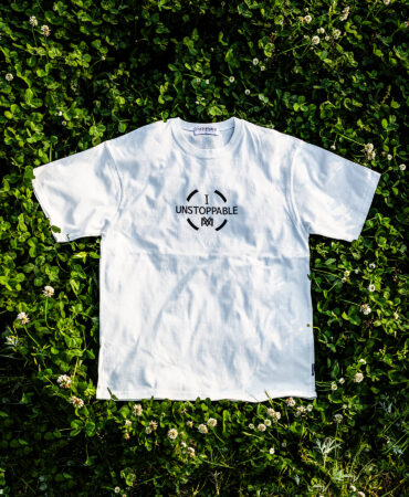 아이엠 언스탑퍼블 반팔티 화이트블랙 (IAM UNSTOPPABLE T-shirt)