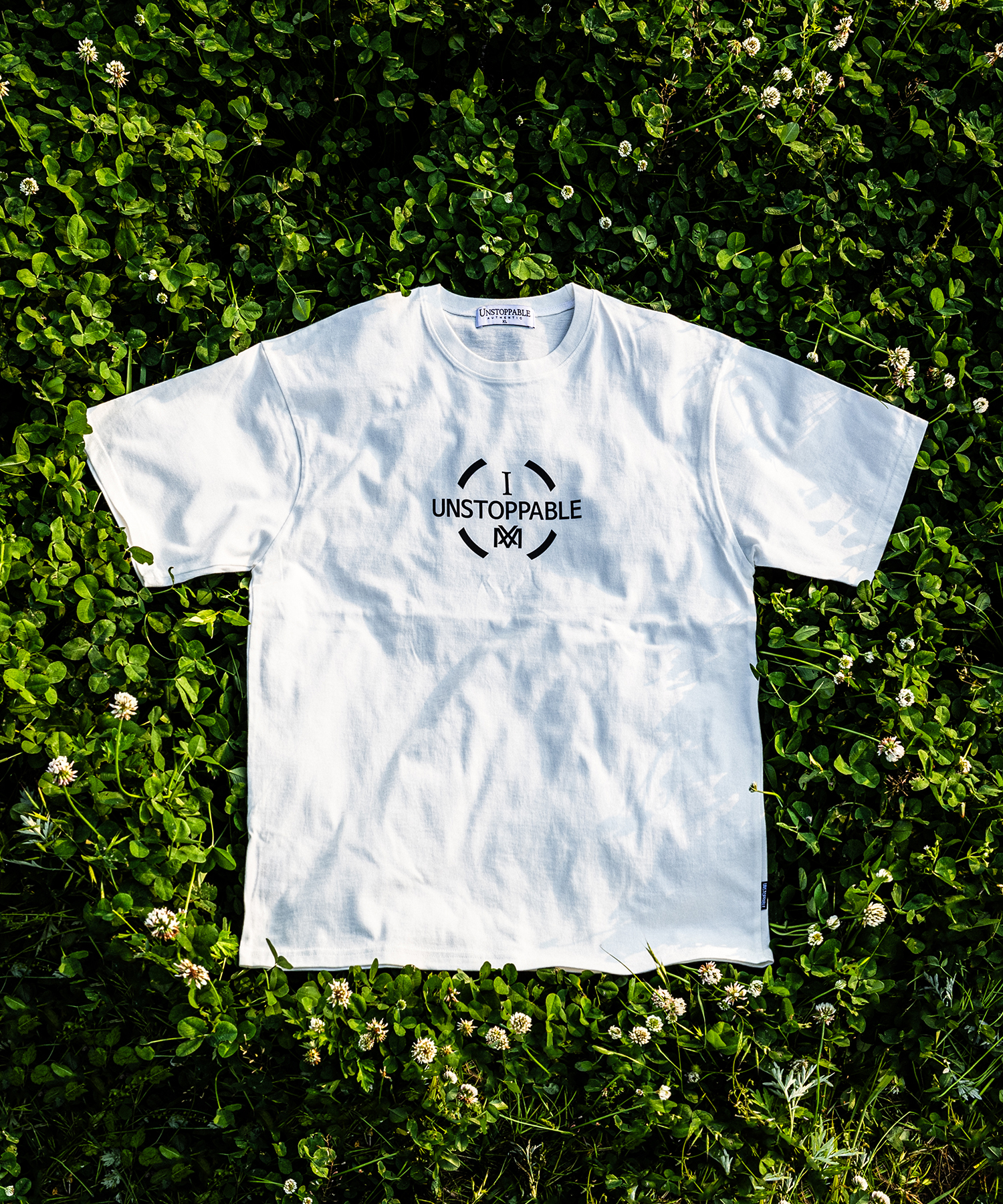 아이엠 언스탑퍼블 반팔티 화이트블랙 (IAM UNSTOPPABLE T-shirt)