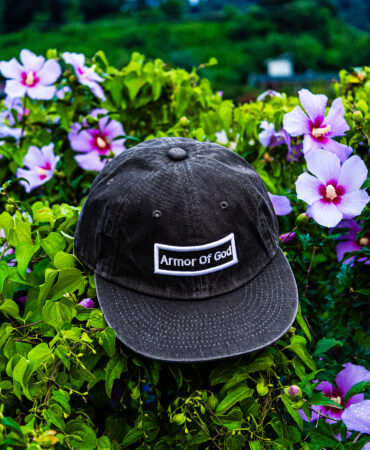 아머오브갓 박스로고 평챙 플랫캡 엣지차콜 (ARMOR OF GOD flat cap)
