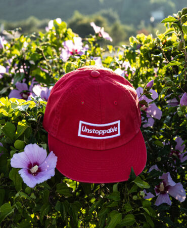 언스탑퍼블 박스로고 평챙 플랫캡 로즈레드 (UNSTOPPABLE box logo flat cap)