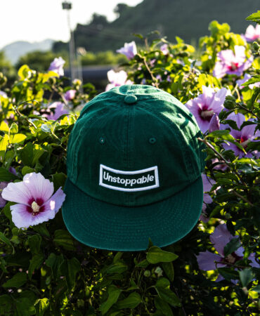 언스탑퍼블 박스로고 평챙 플랫캡 헌터그린 (UNSTOPPABLE box logo flat cap)