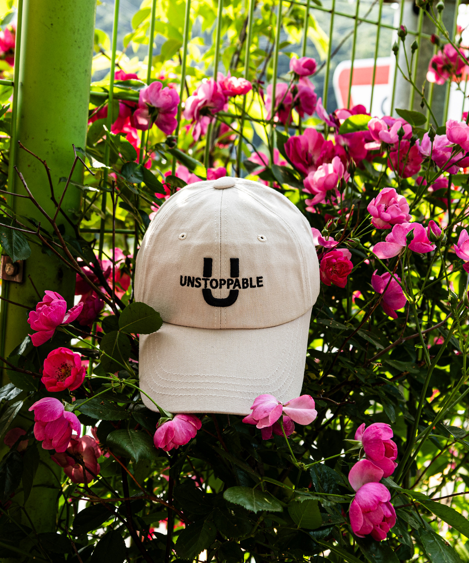 U 시그니처 로고 볼캡 베이지 (U signature logo ballcap)