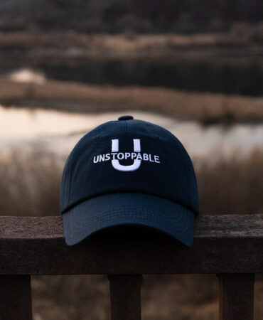 U 시그니처 로고 볼캡 네이비 (U signature logo ballcap)