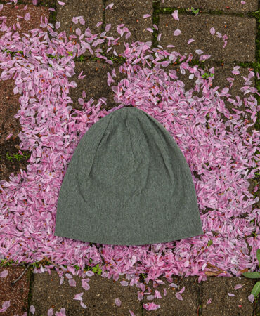 얇은 니트 망사 비니 카키 (thin knit mesh beanie)