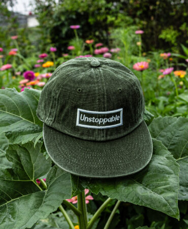 언스탑퍼블 박스로고 평챙 플랫캡 엣지카키 (UNSTOPPABLE box logo flat cap)