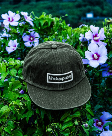 언스탑퍼블 박스로고 플랫캡 평챙 엣지카키 (UNSTOPPABLE box logo flat cap)