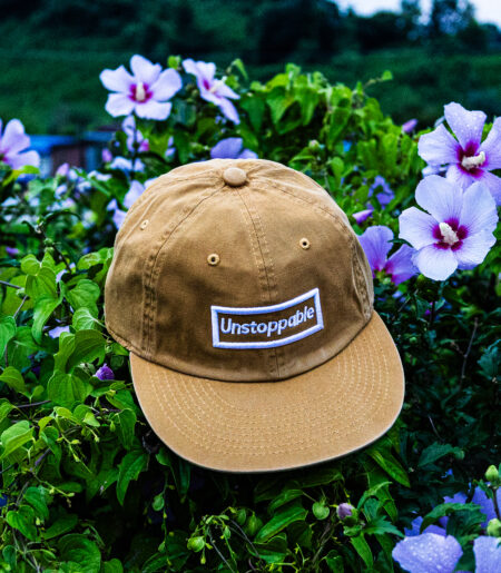 언스탑퍼블 박스로고 플랫캡 평챙 캐러멜 (UNSTOPPABLE box logo flat cap)