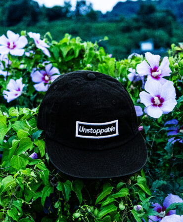 언스탑퍼블 박스로고 플랫캡 평챙 블랙 (UNSTOPPABLE box logo flat cap)